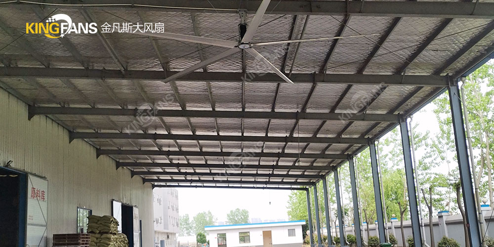 倉庫裝卸區員工降溫大風扇